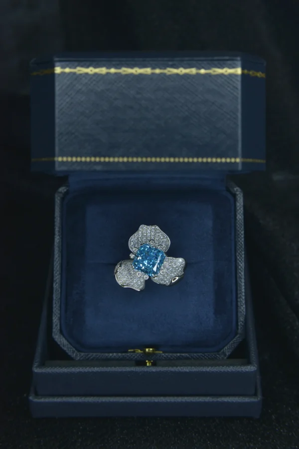 The Big Flower Radiant-cut Aquamarine and Diamond Ring - Image 6