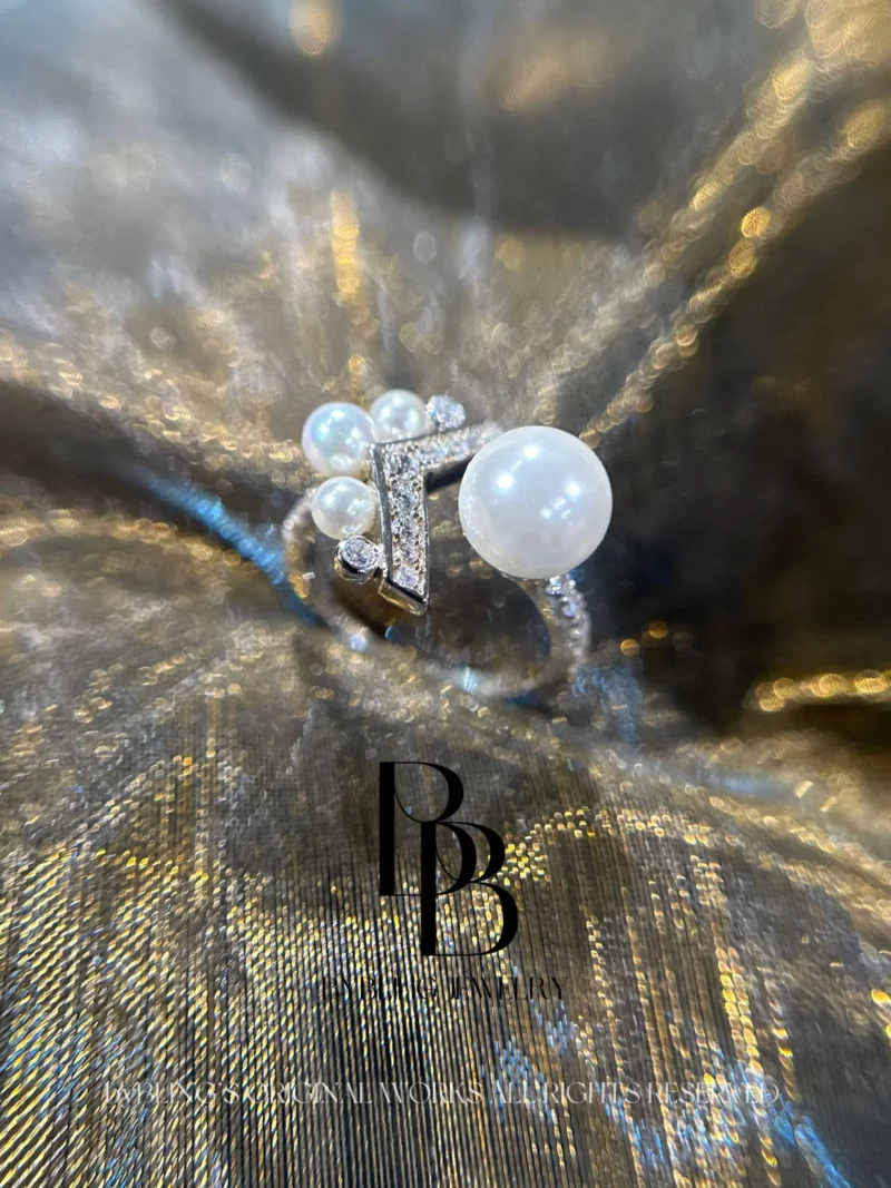 Crown V-shaped Pearl and Diamond Ring
