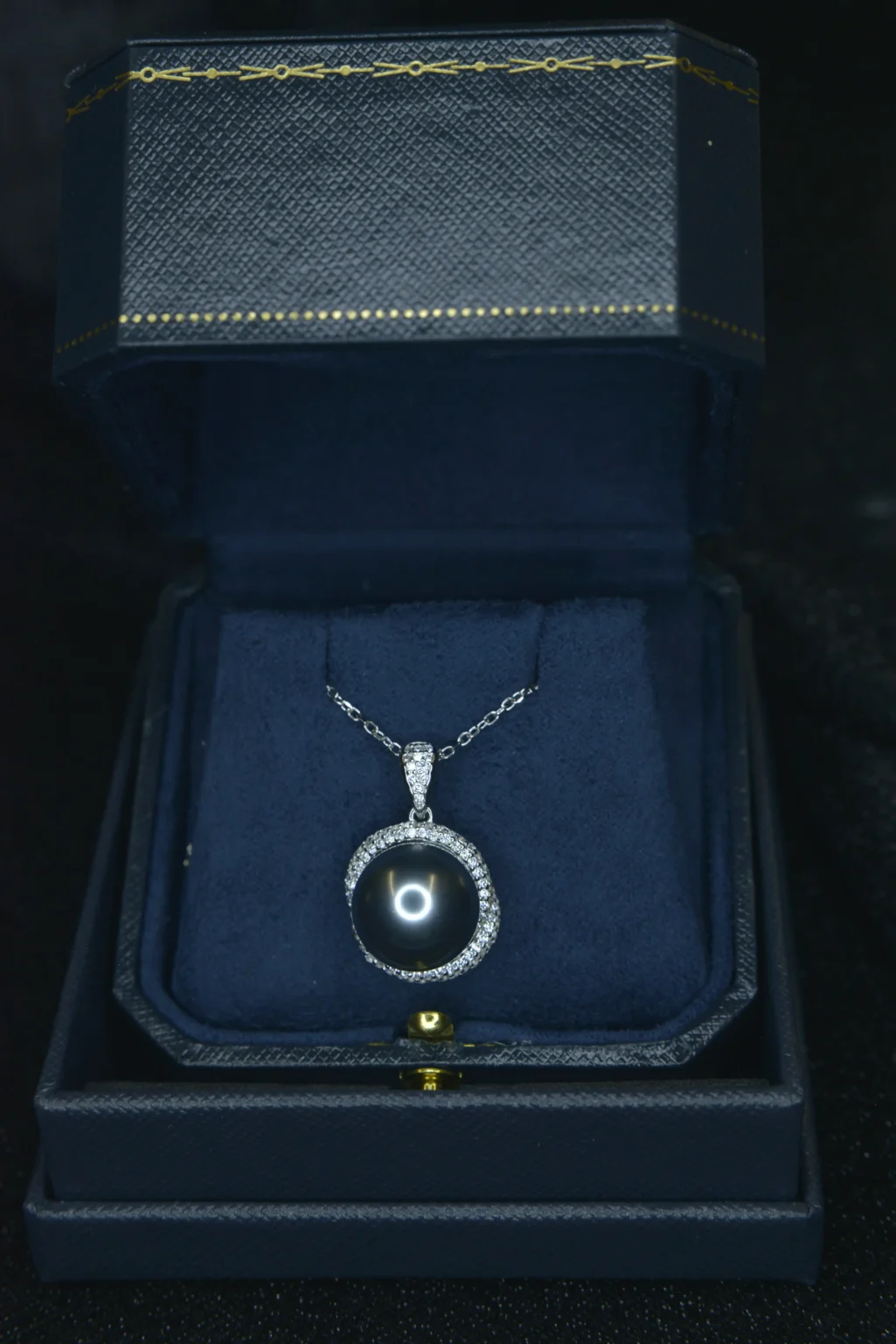 Tahitian Pearl and Diamonds Round Halo Pendant - Image 6
