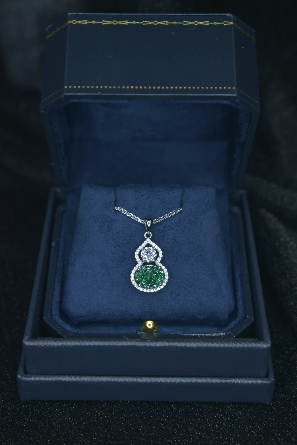 The Hulu Paraiba and Diamonds Pendant - Image 6