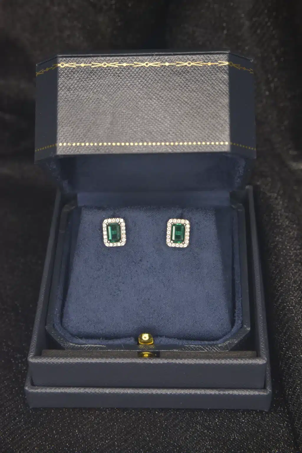 Timeless Emerald & Dazzling Diamond S925 Silver Stud Earrings - Image 6