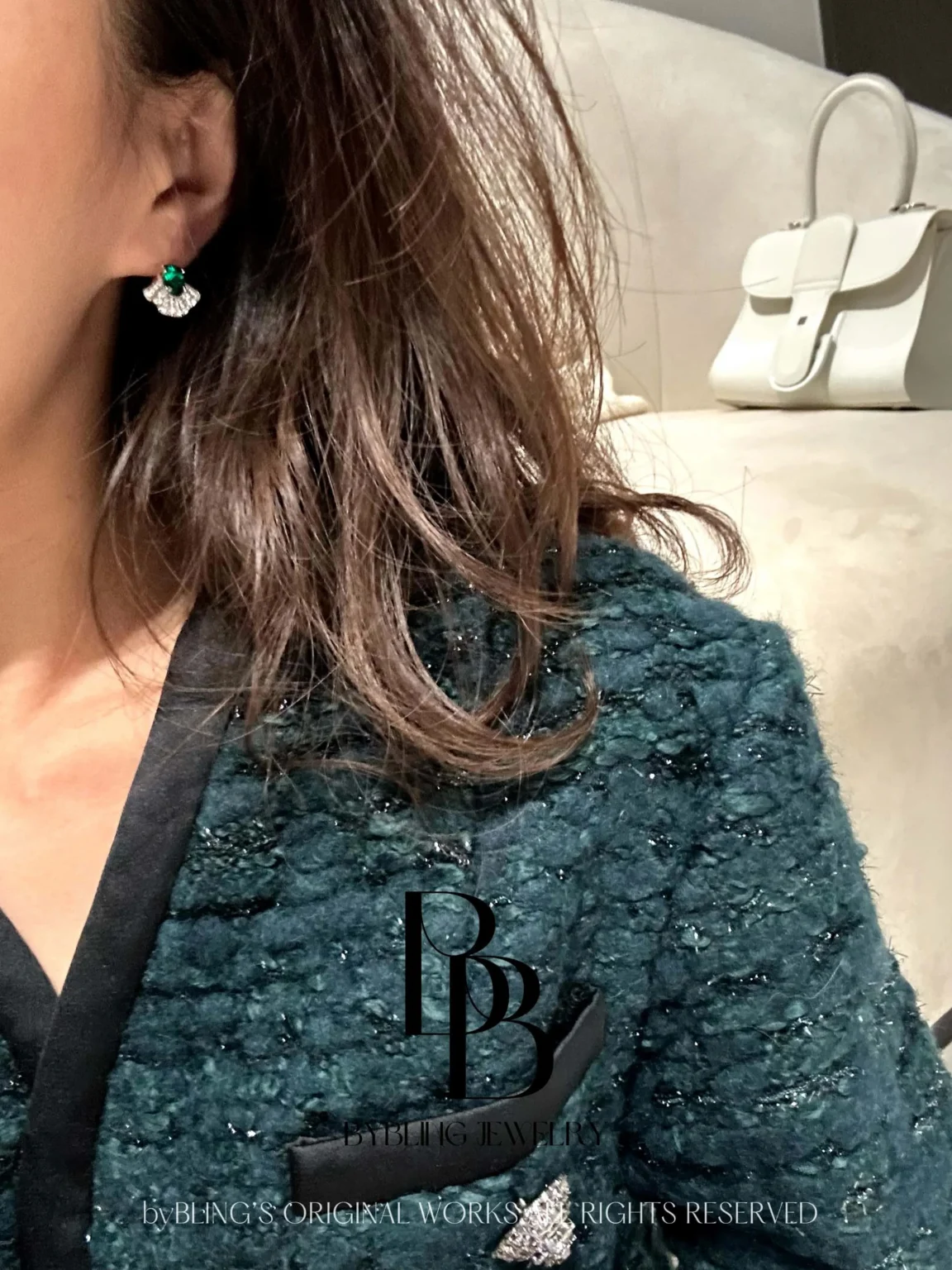 The Fan-shaped Emerald and Diamond Earrings - Image 2