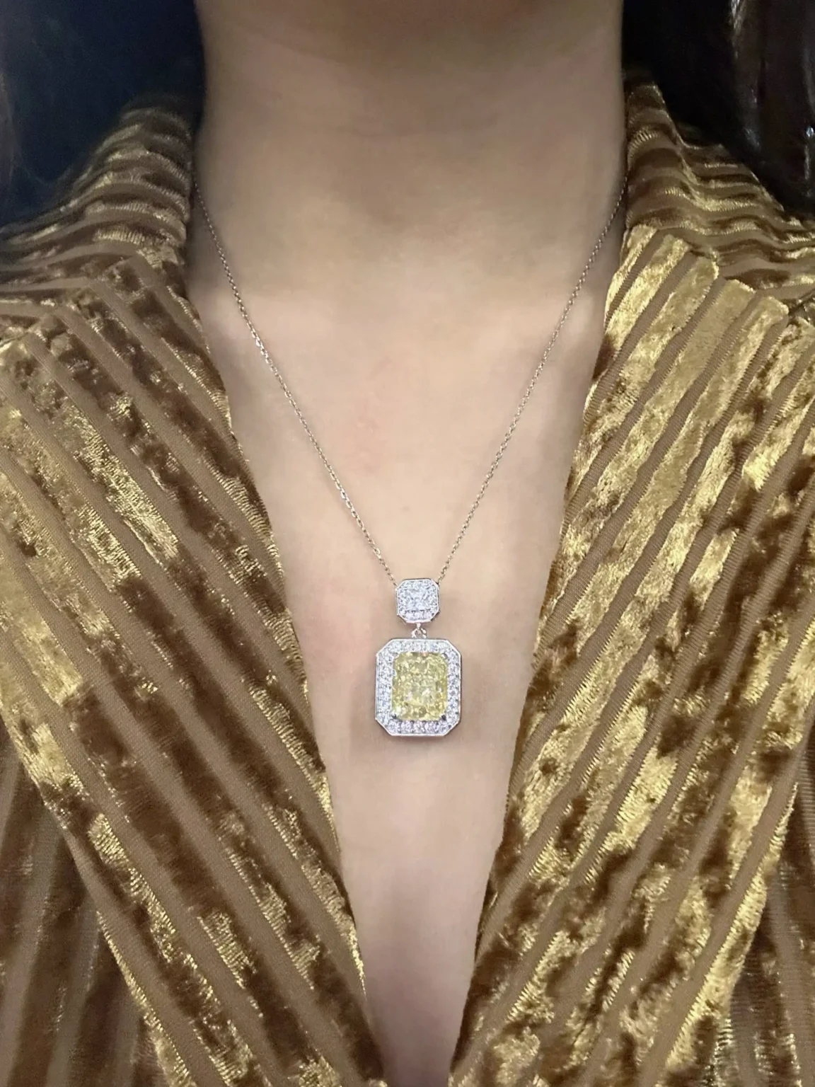 Radiant-cut Yellow Diamond and Diamonds Pendant - Image 2