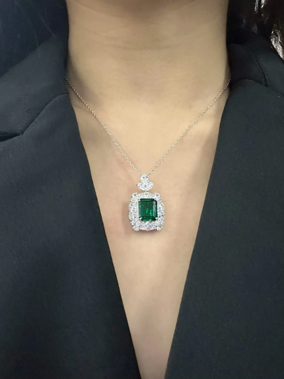 Classic Emerald with Side Diamonds Pendant - Image 2