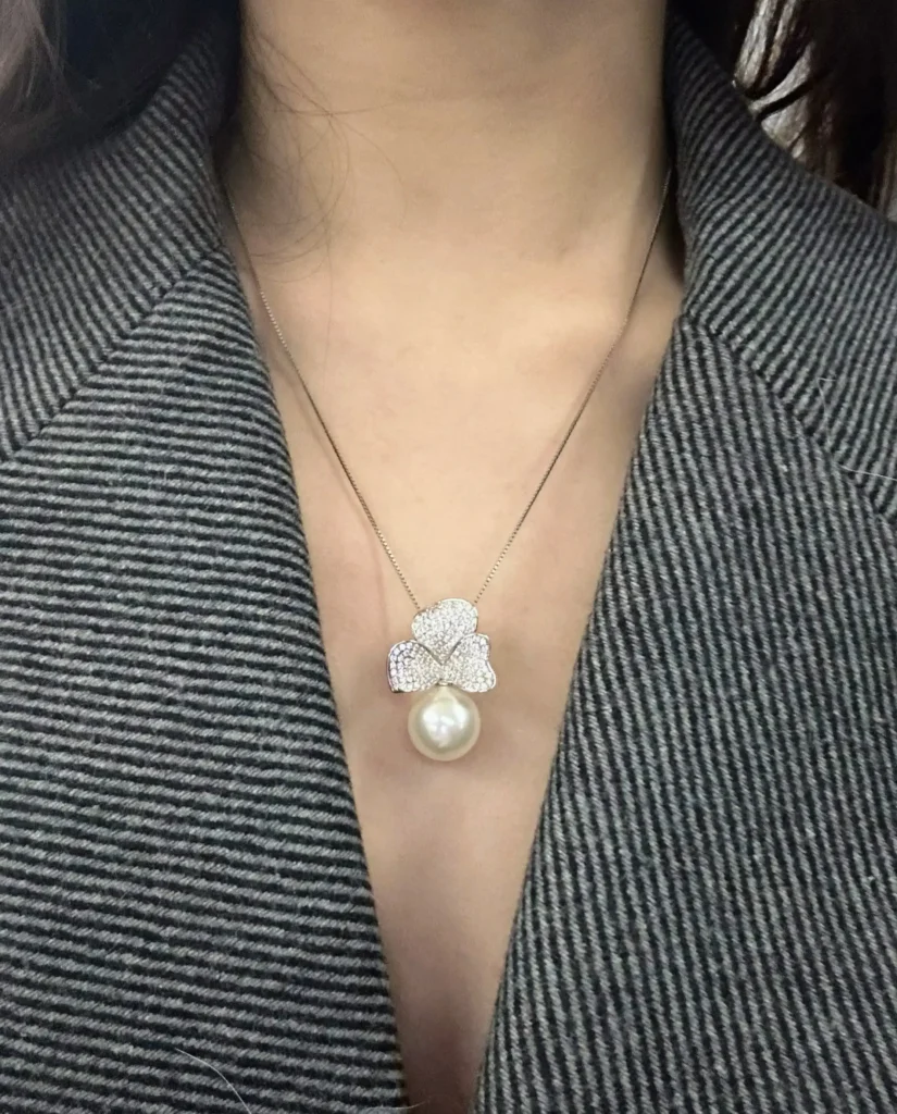 Flower Cluster Akoya Pearl and Diamonds Pendant - Image 5