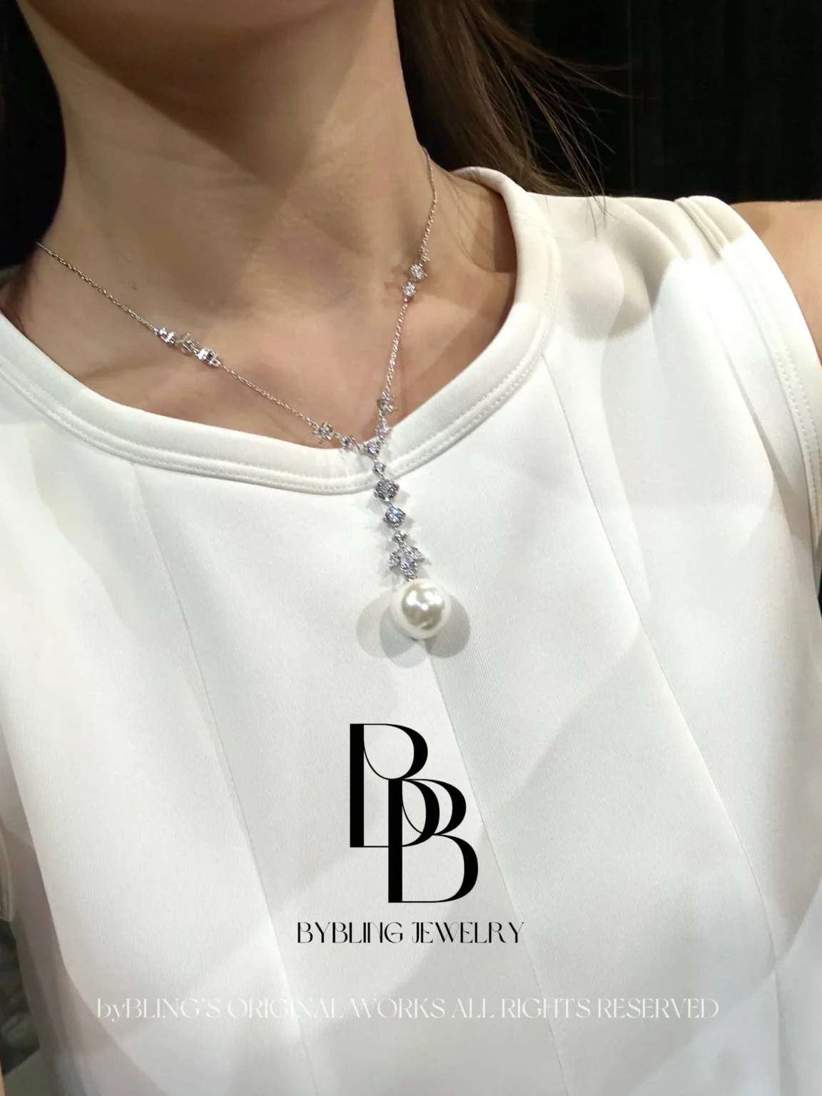 The Pearl and Diamond Long Pendant - Image 2